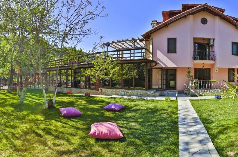 Mints Hotel Adult Only