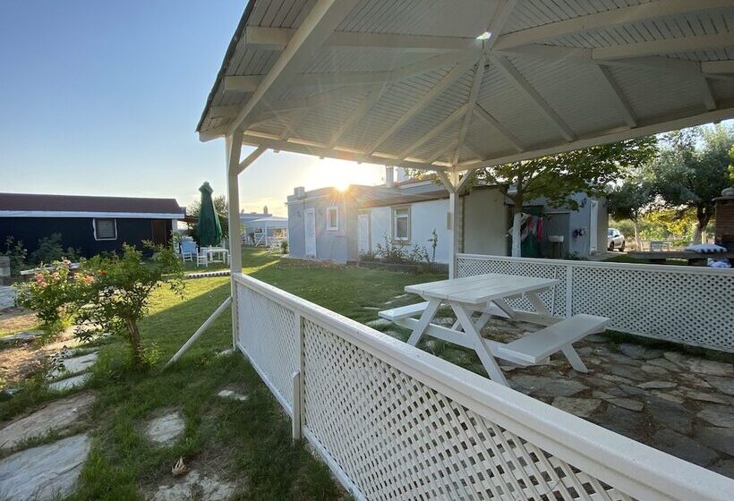 تختخواب و صبحانه Bagban Bozcaada