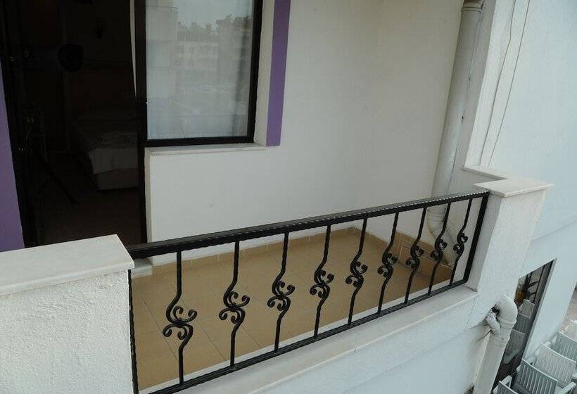 تختخواب و صبحانه Dorukhan