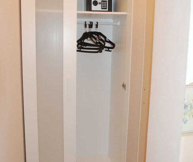 تختخواب و صبحانه Dorukhan