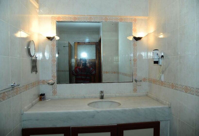 تختخواب و صبحانه Dorukhan