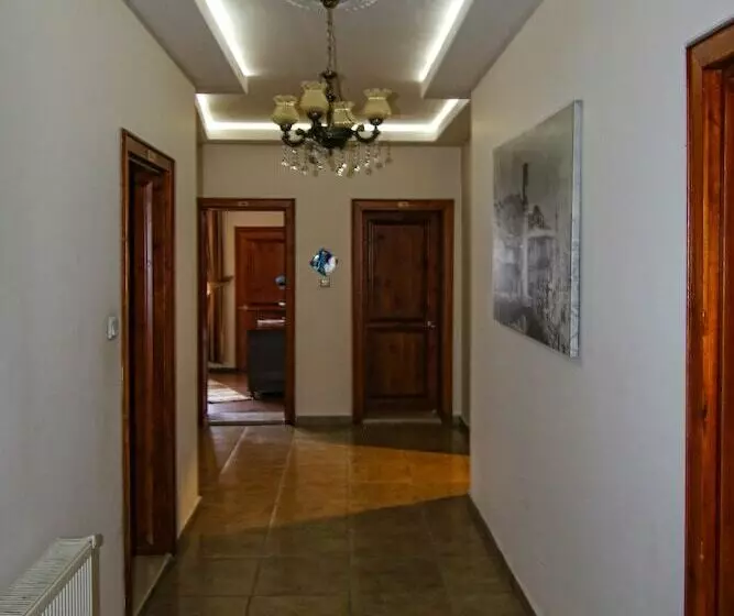 تختخواب و صبحانه Hasirci Konaklari