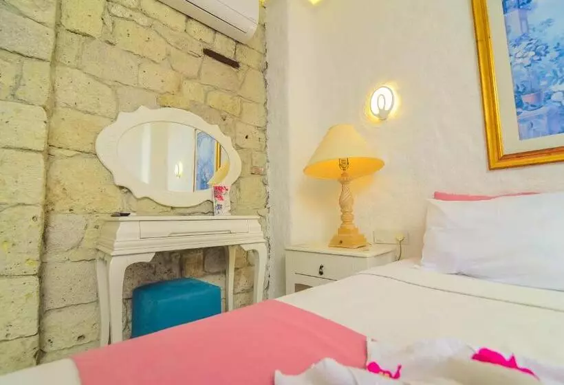 هتل Alacati Asmali Konak