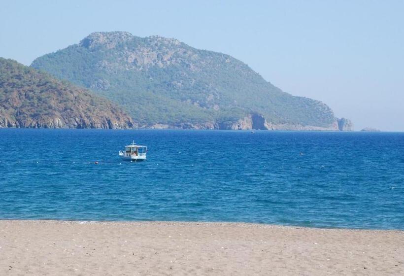 Hotel Arikanda River Garden