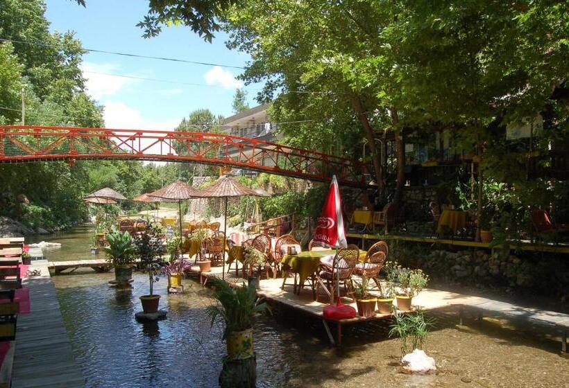 Hotel Arikanda River Garden