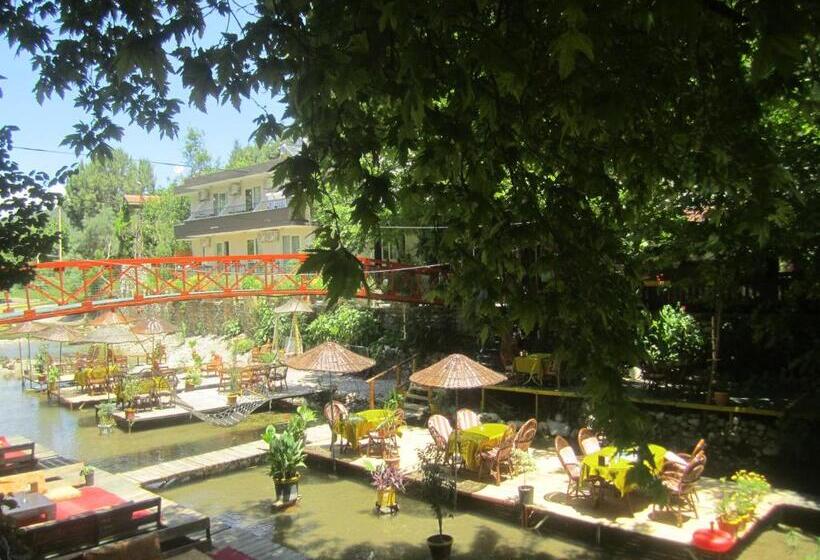 Hotel Arikanda River Garden