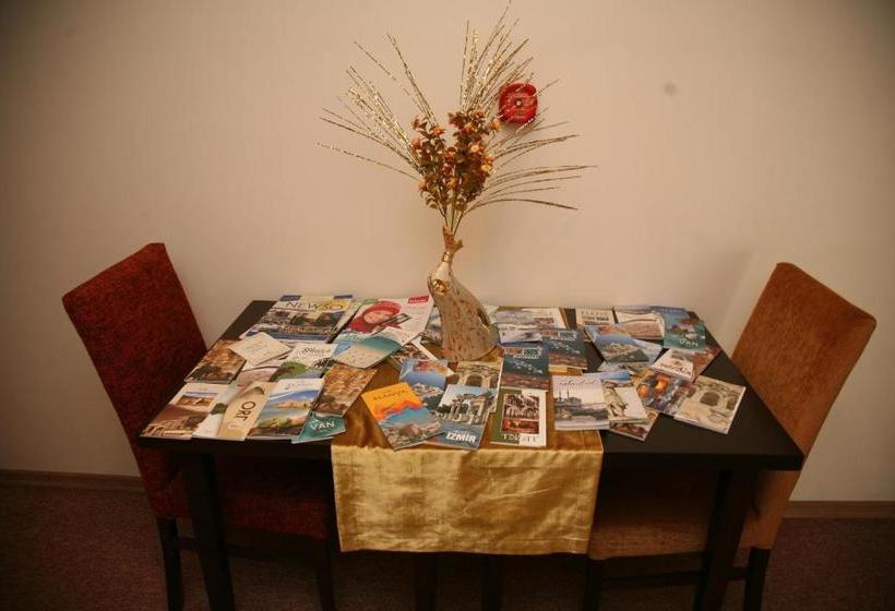 בית מלון כפרי Aymini