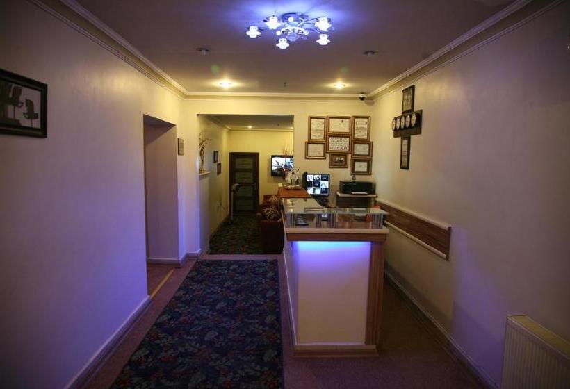 בית מלון כפרי Aymini