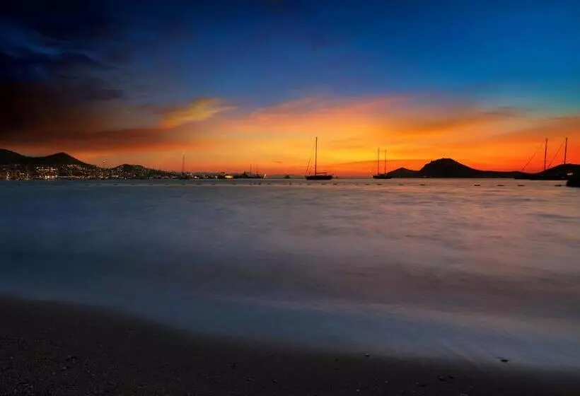 ホテル Yalipark Beach