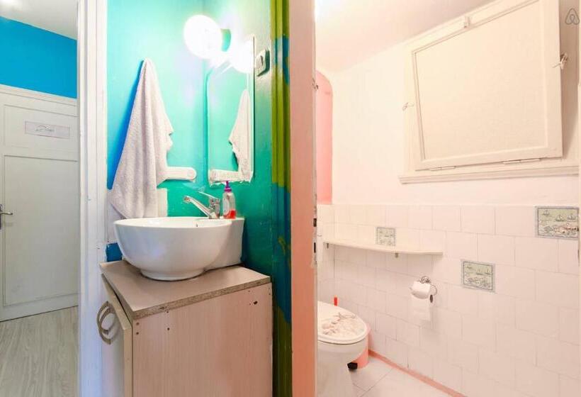 هاستل Shantihome