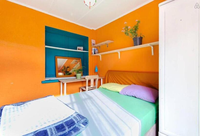 هاستل Shantihome