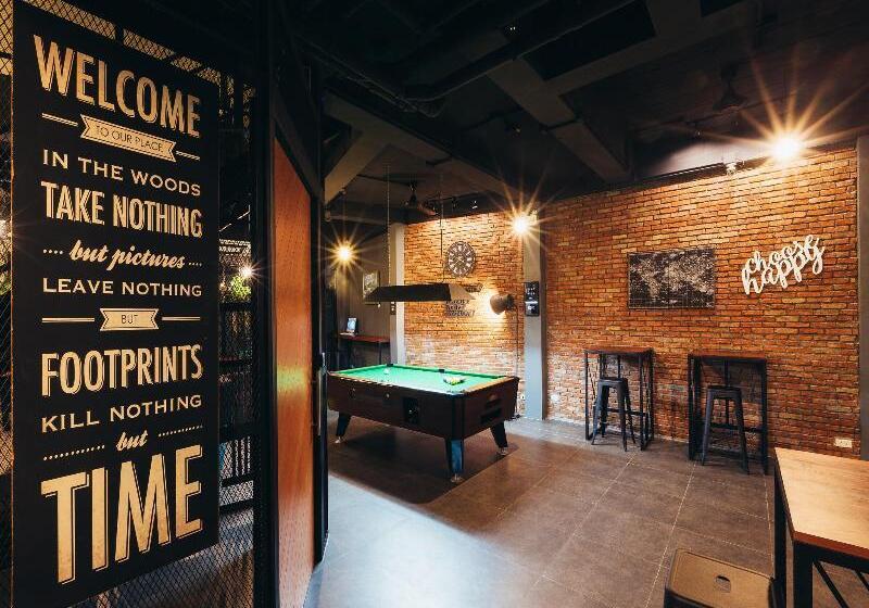 호스텔 Srisuksant Square