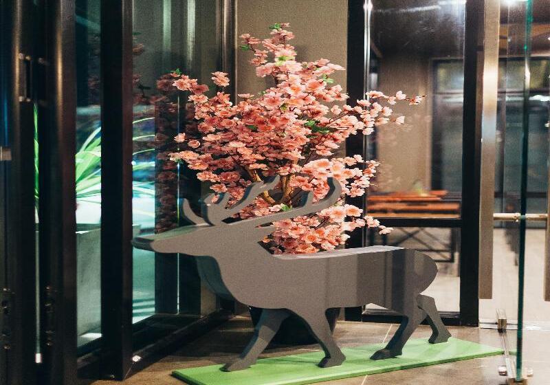 호스텔 Srisuksant Square