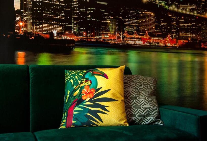 Apartamentos Art Suite Santander