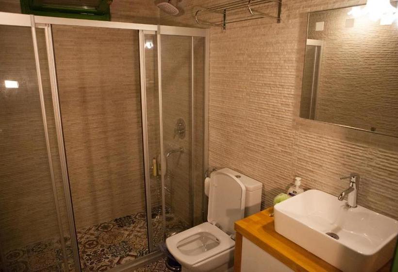 تختخواب و صبحانه Ekinoks Hotel Adults Only