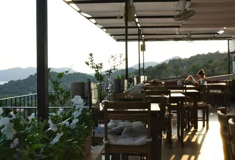 Hotel Hideaway