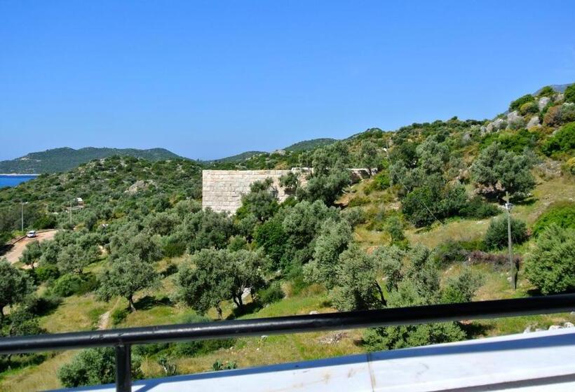 בית מלון כפרי Hideaway