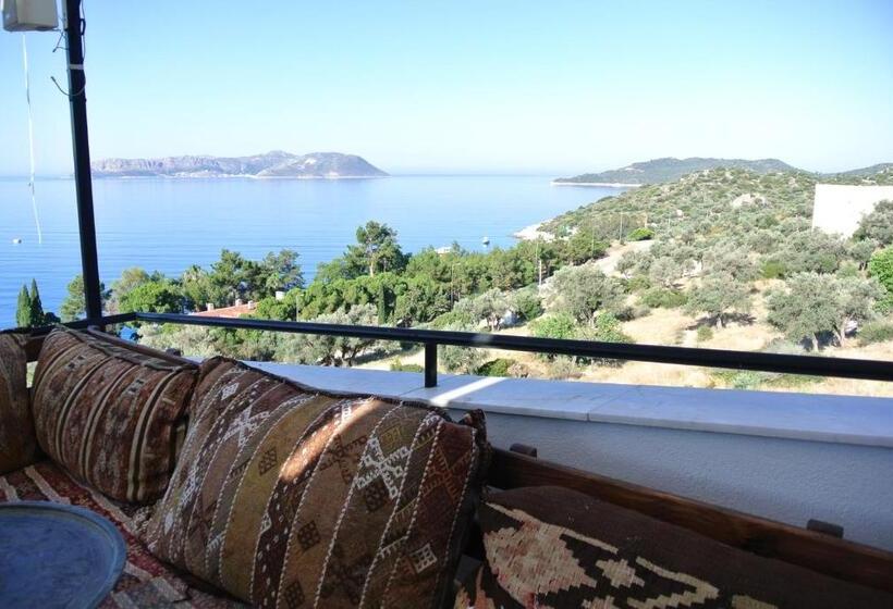 בית מלון כפרי Hideaway