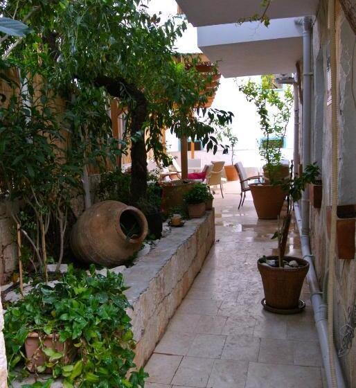 בית מלון כפרי Hideaway