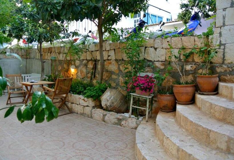 בית מלון כפרי Hideaway