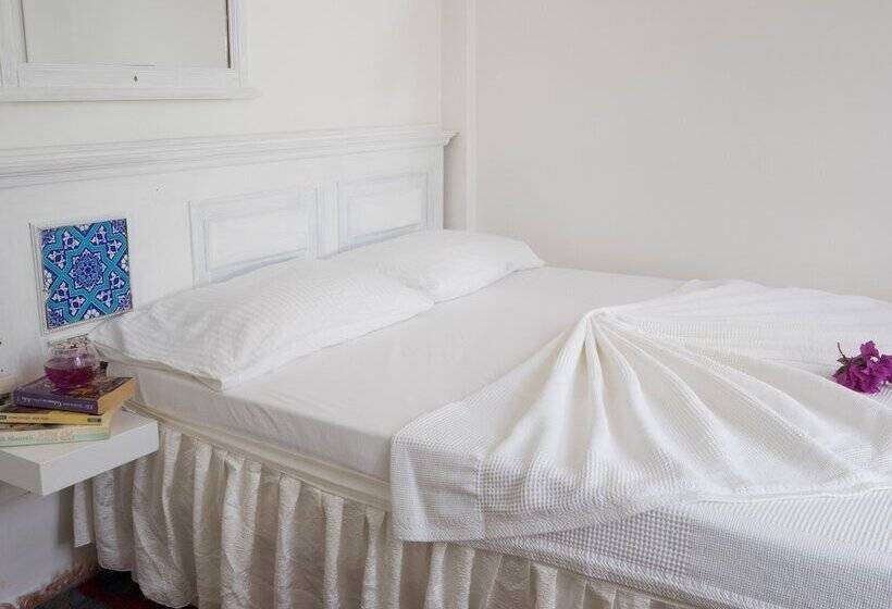 בית מלון כפרי Hideaway