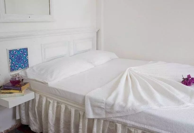 Hotel Hideaway