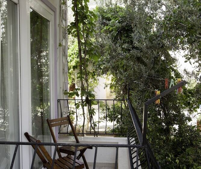 בית מלון כפרי Hideaway