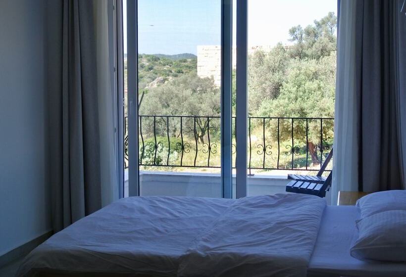 בית מלון כפרי Hideaway