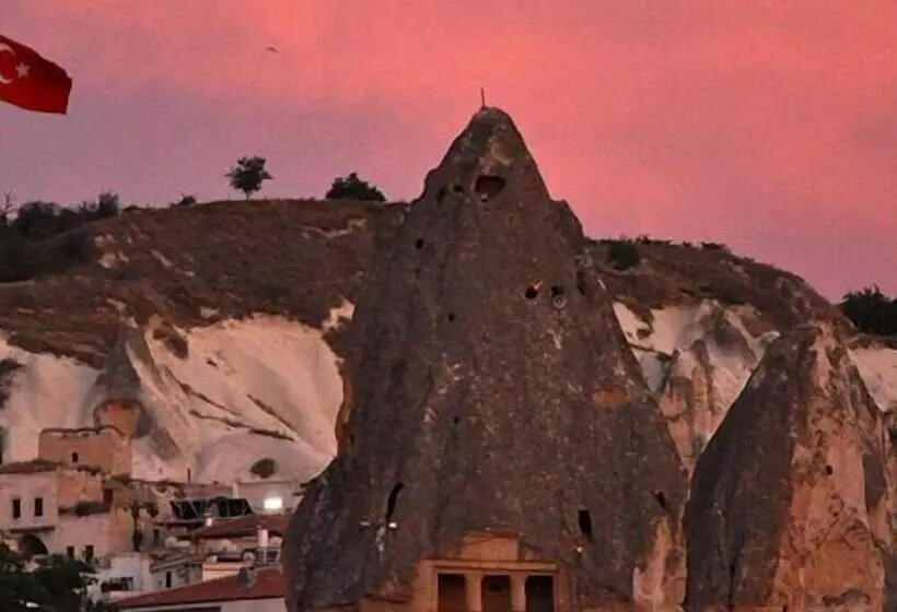 هتل Whisper Cave House