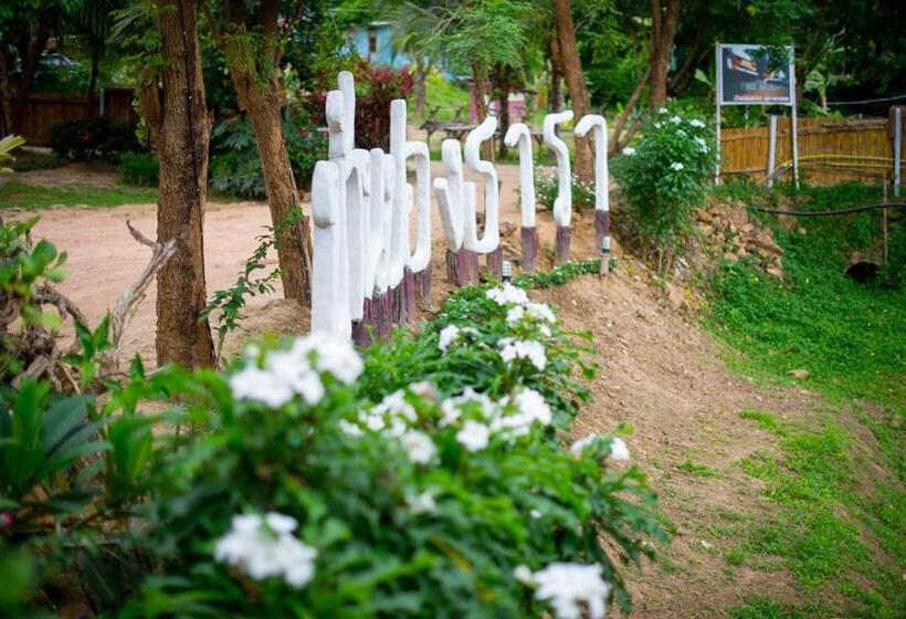 אתר נופש Baan Pong Tara