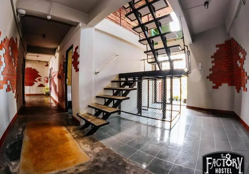 هاستل The 8 Factory Hotel Phitsanulok
