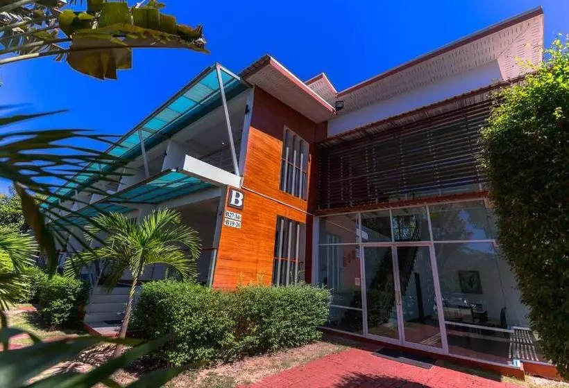 هتل Baan Suan Khun Ta And Golf Resort