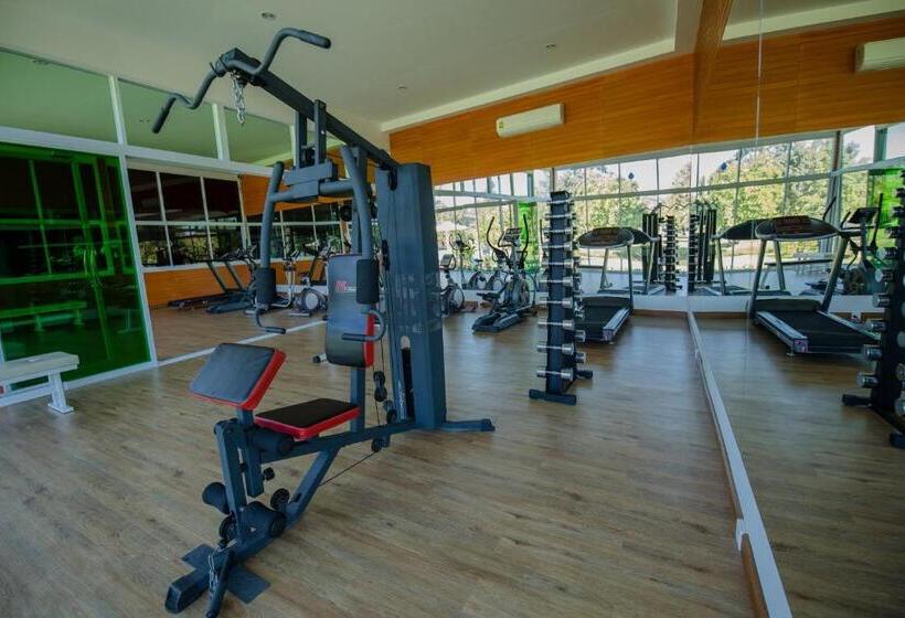 فندق Baan Suan Khun Ta And Golf Resort