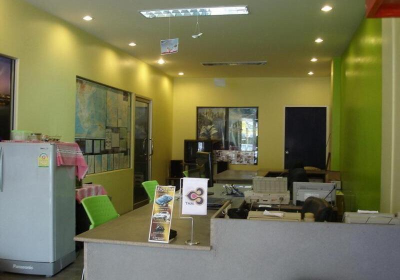 فندق B&b House & Hostel