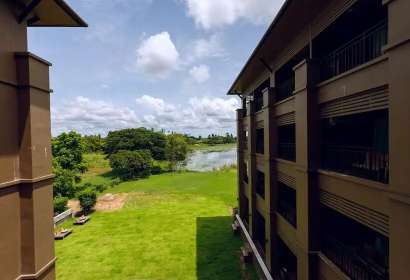 هتل Blu Monkey Brown House Udonthani