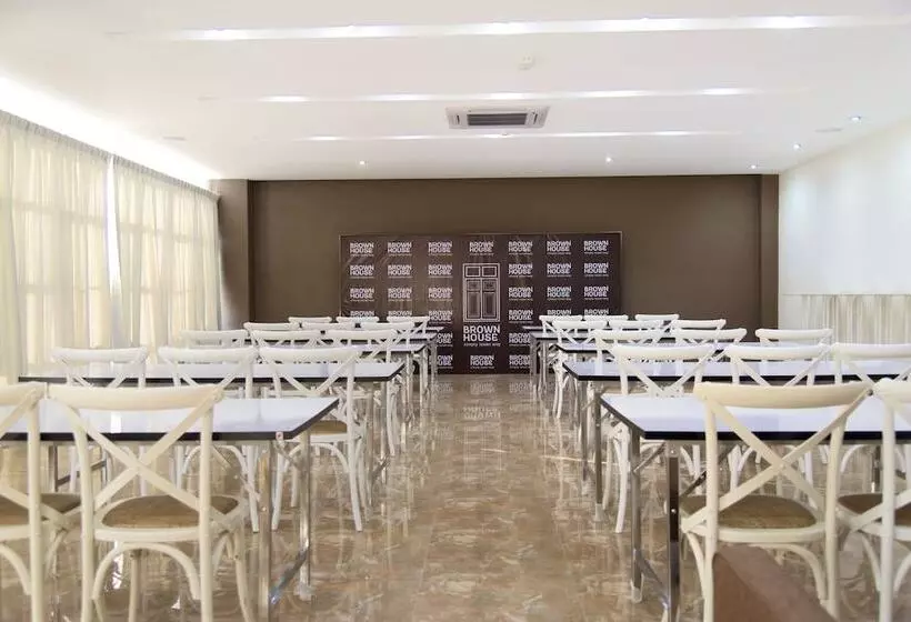 هتل Blu Monkey Brown House Udonthani