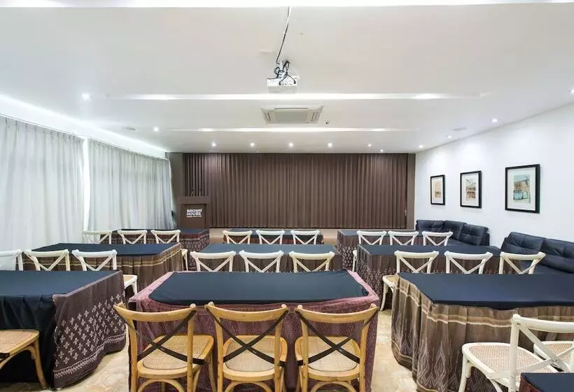 هتل Blu Monkey Brown House Udonthani
