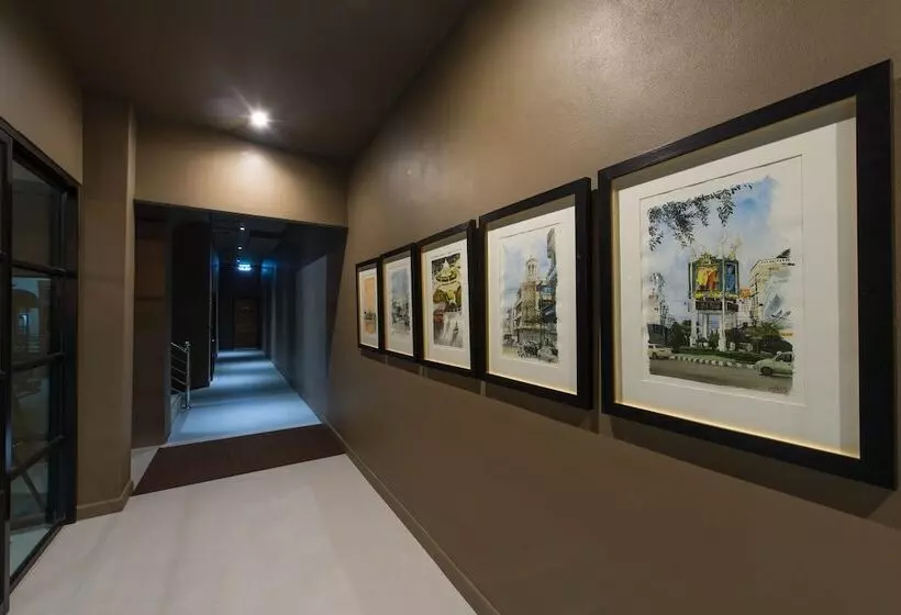 هتل Blu Monkey Brown House Udonthani