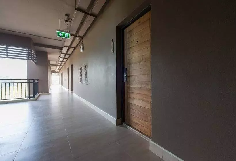هتل Blu Monkey Brown House Udonthani
