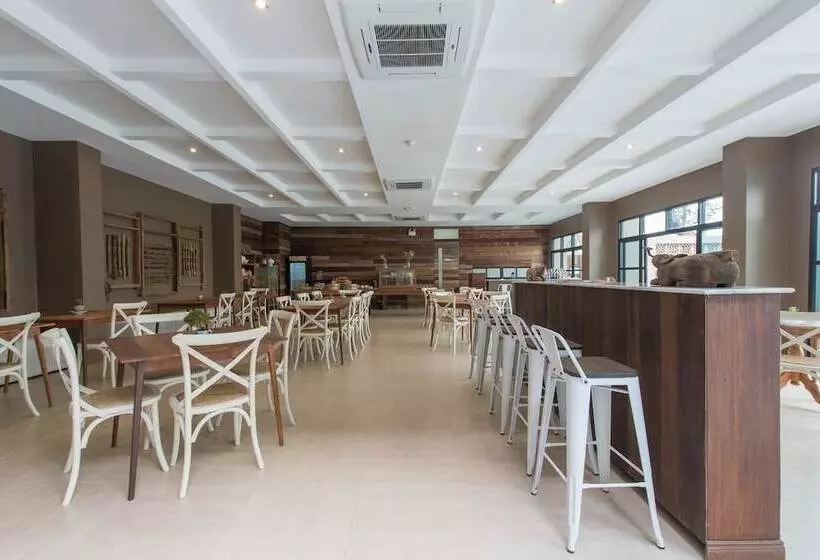 هتل Blu Monkey Brown House Udonthani