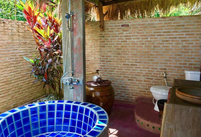 هتل Naga Hill Resort