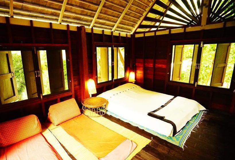 هتل Naga Hill Resort