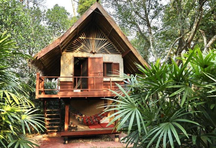 هتل Naga Hill Resort