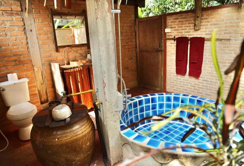 هتل Naga Hill Resort