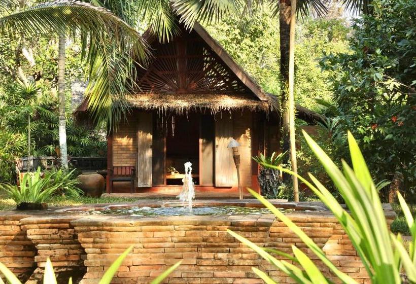 هتل Naga Hill Resort