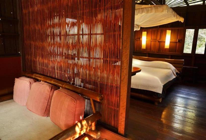 هتل Naga Hill Resort