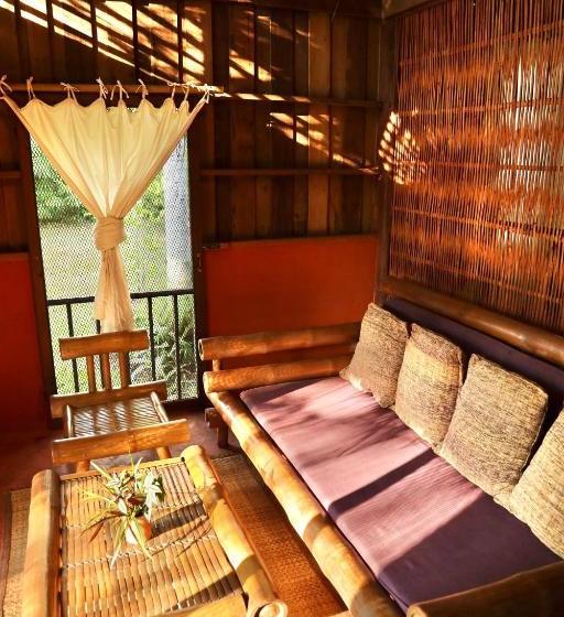 هتل Naga Hill Resort