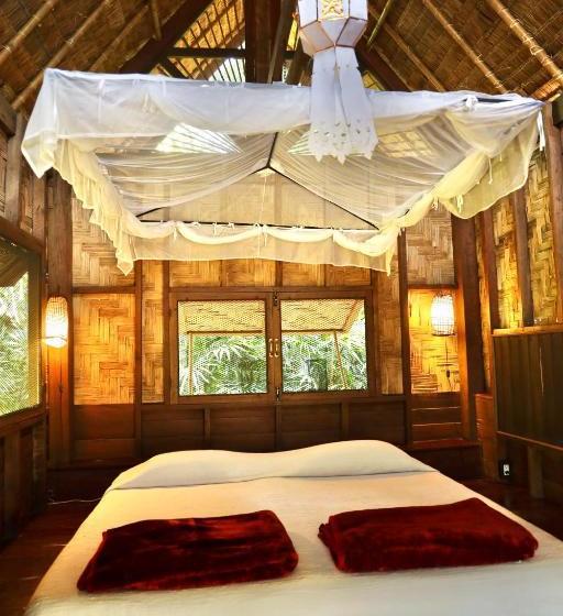 هتل Naga Hill Resort