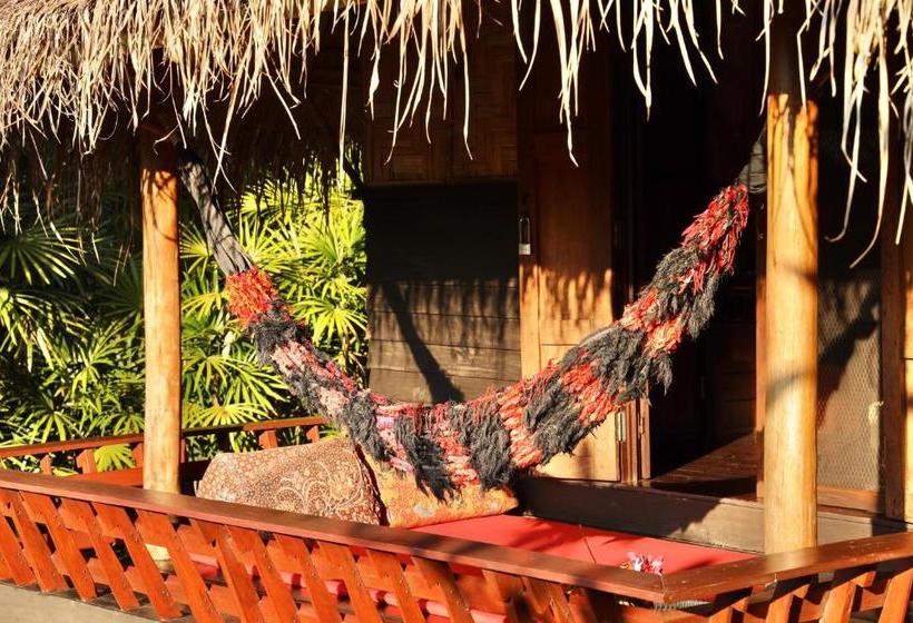 هتل Naga Hill Resort