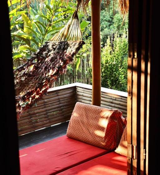 هتل Naga Hill Resort